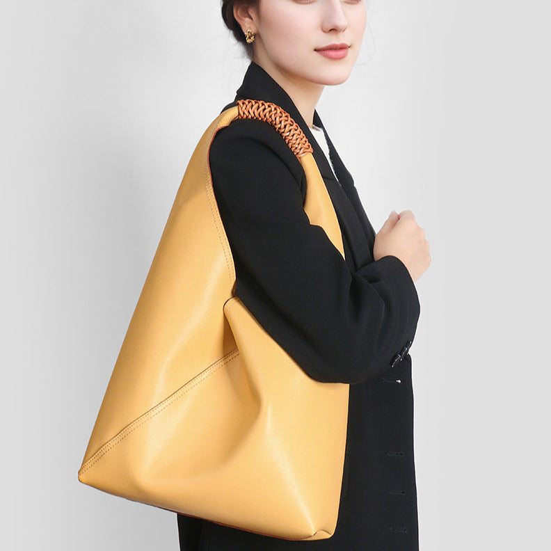 Sienna | Bolso Hobo de Piel de Becerro Italiana, Asa Trenzada