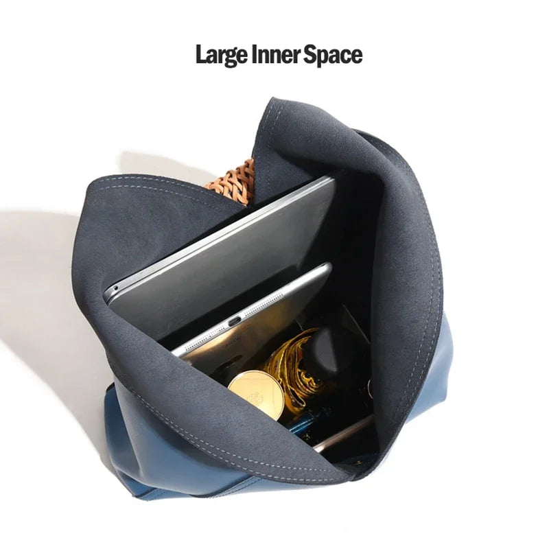 Sienna | Bolso Hobo de Piel de Becerro Italiana, Asa Trenzada