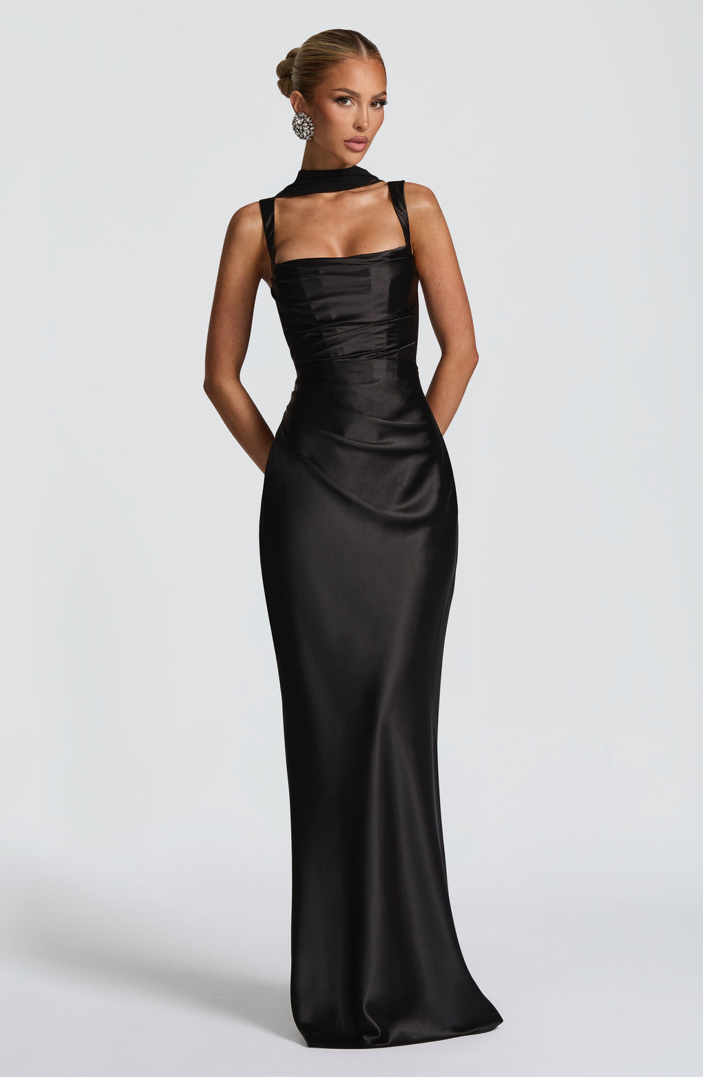 Mariela™ | Robe satinée de luxe avec plis asymétriques