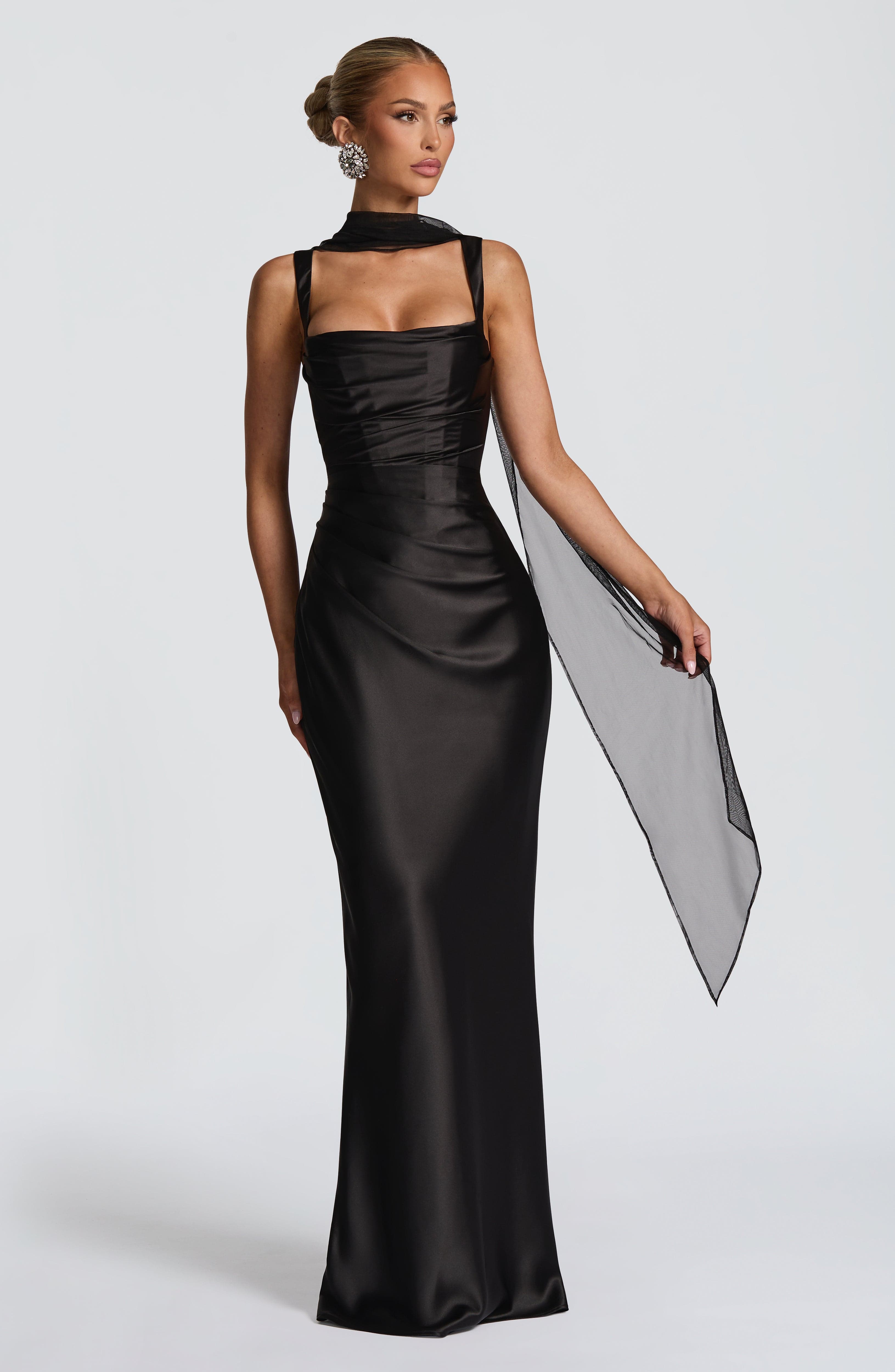 Mariela™ | Robe satinée de luxe avec plis asymétriques