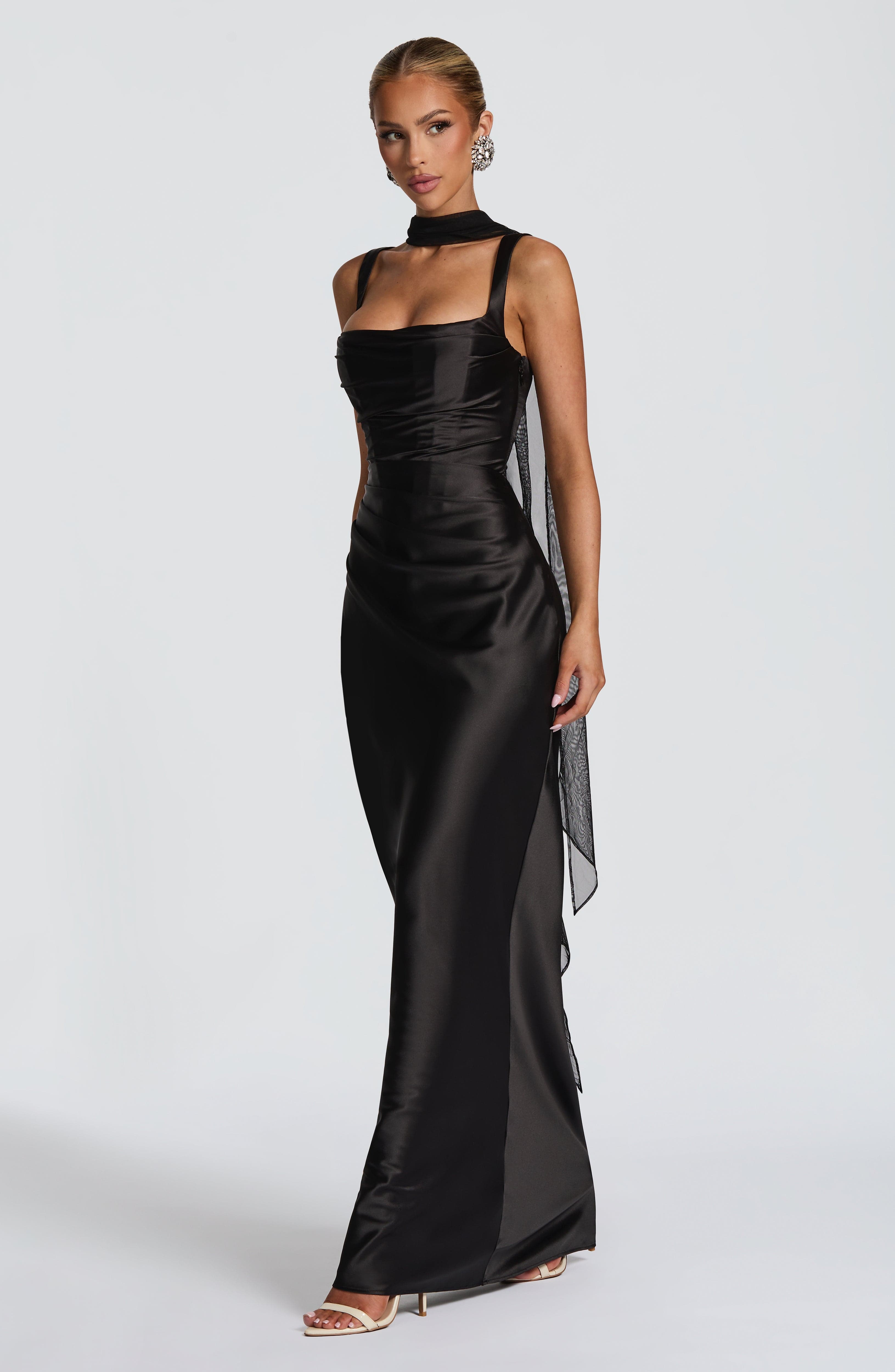 Mariela™ | Robe satinée de luxe avec plis asymétriques