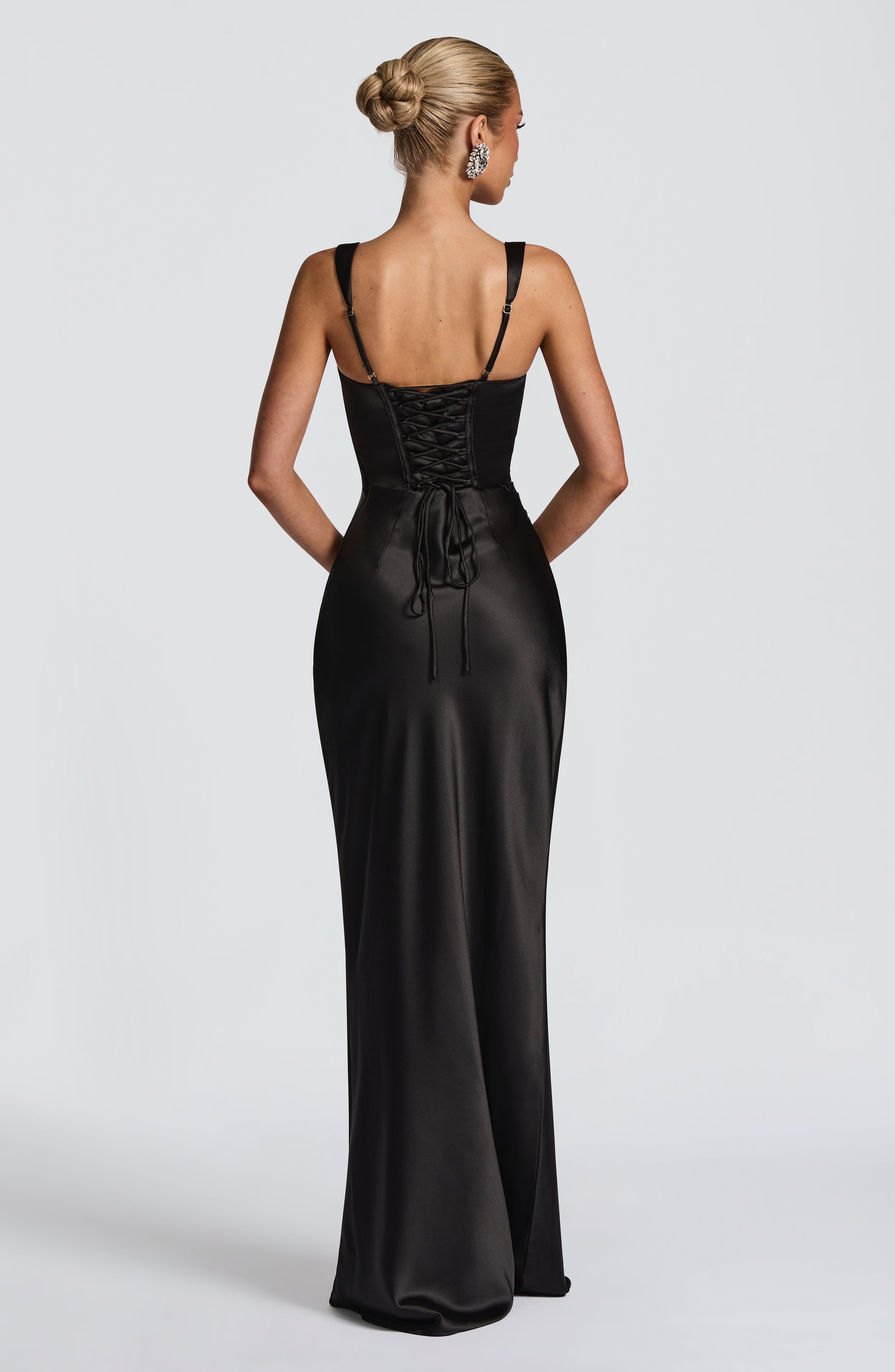 Mariela™ | Robe satinée de luxe avec plis asymétriques