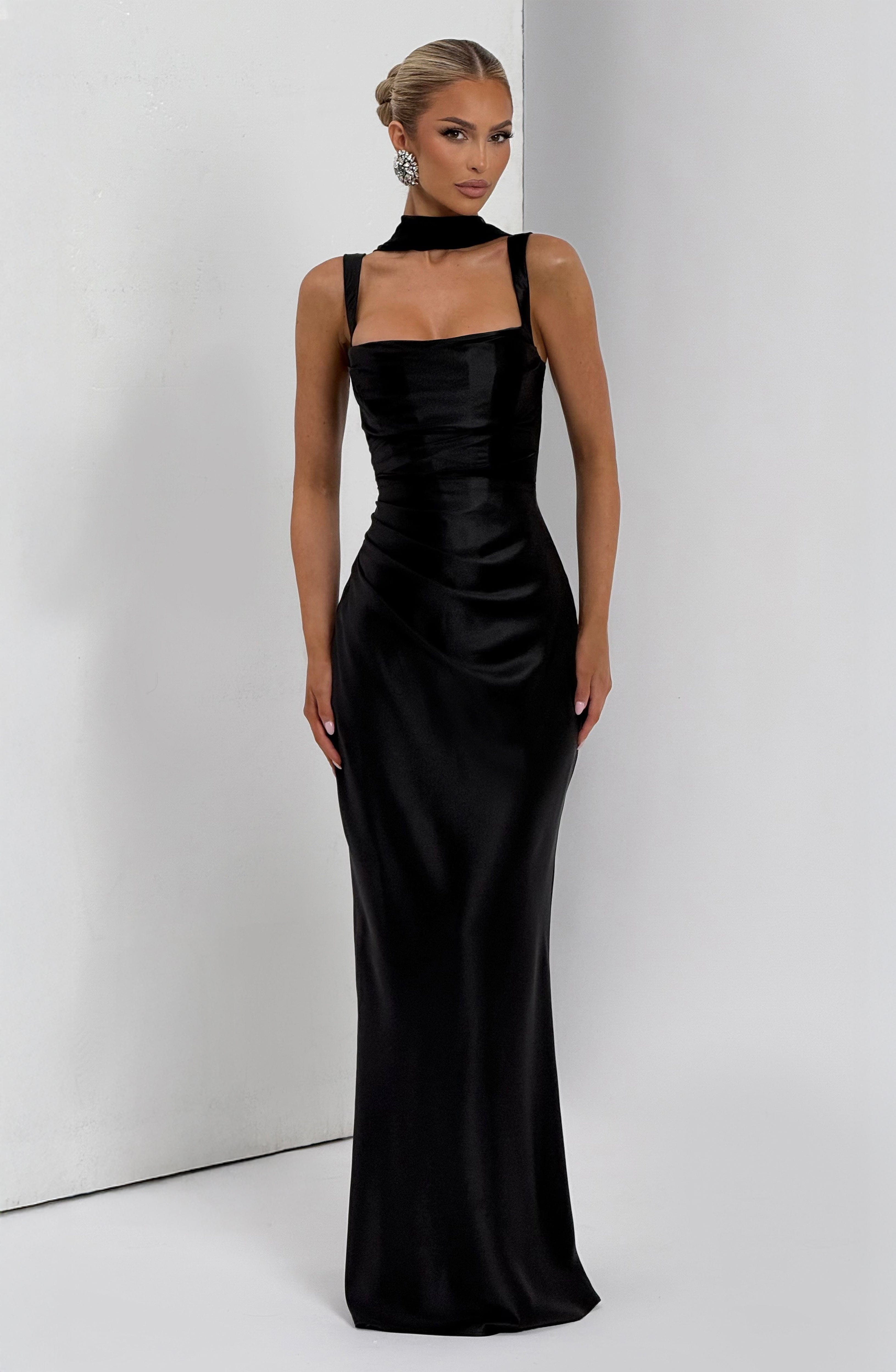 Mariela™ | Robe satinée de luxe avec plis asymétriques