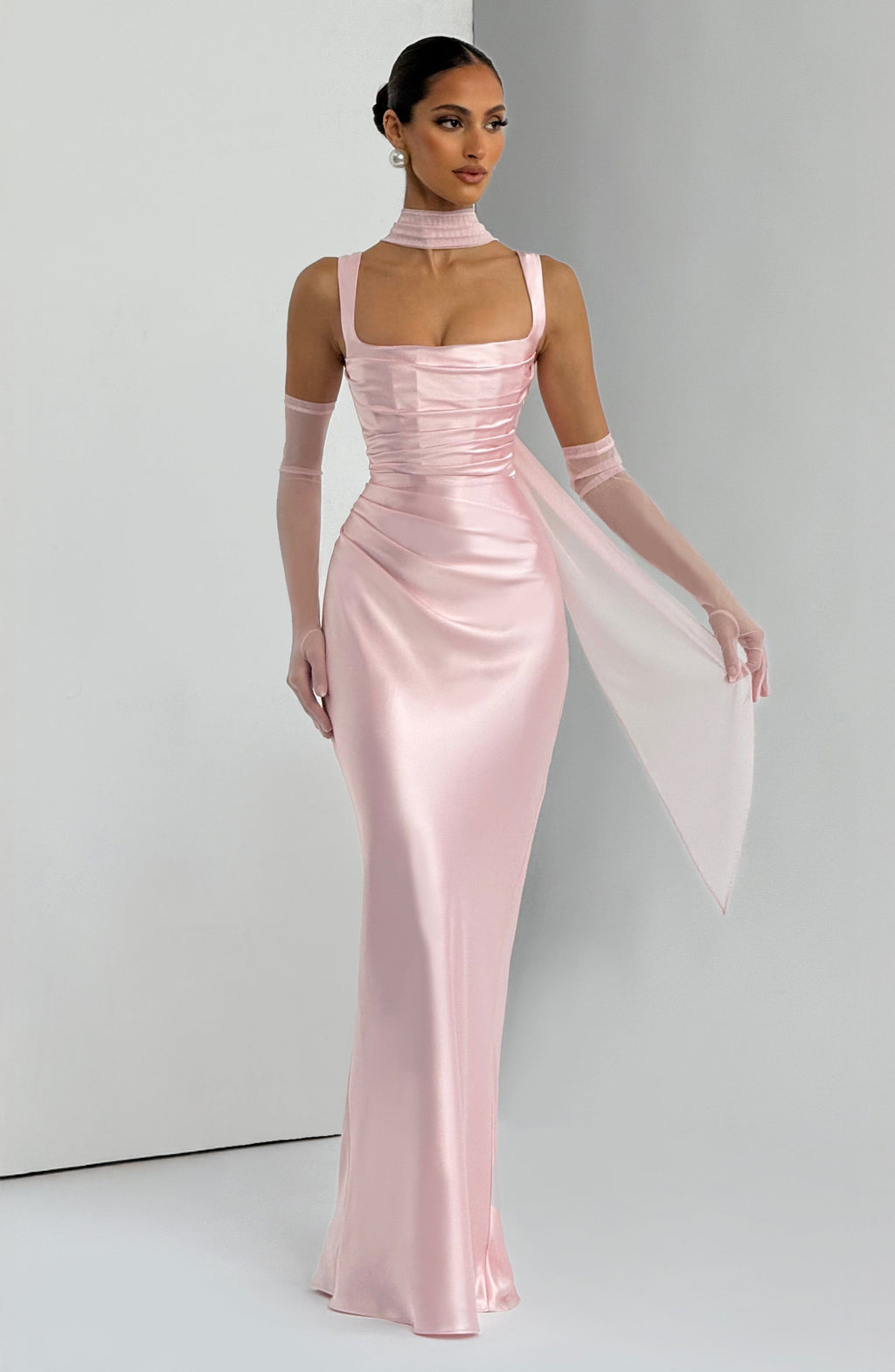 Mariela™ | Robe satinée de luxe avec plis asymétriques