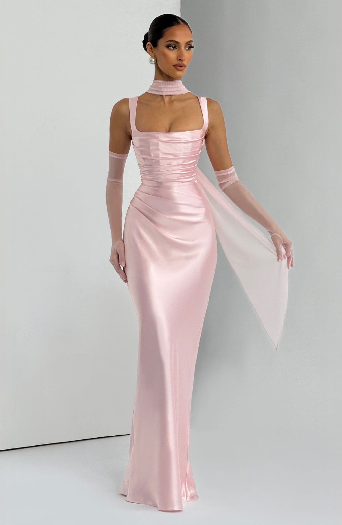 Mariela™ | Vestido satinado de lujo con pliegues asimétricos