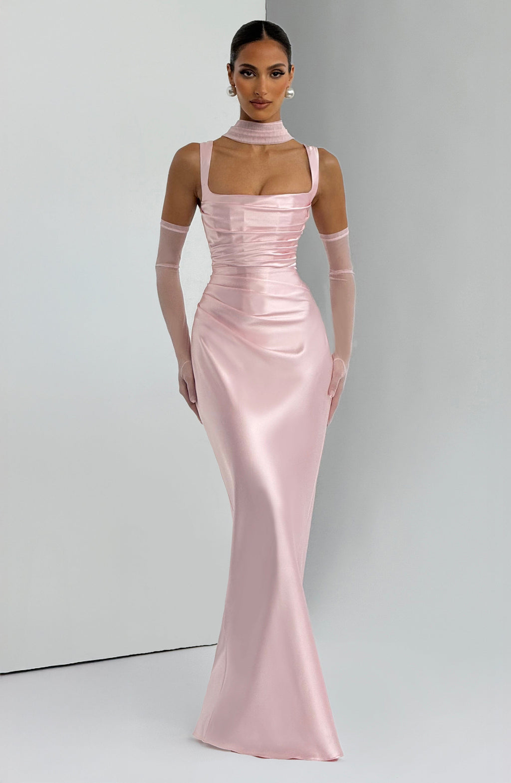 Mariela™ | Robe satinée de luxe avec plis asymétriques