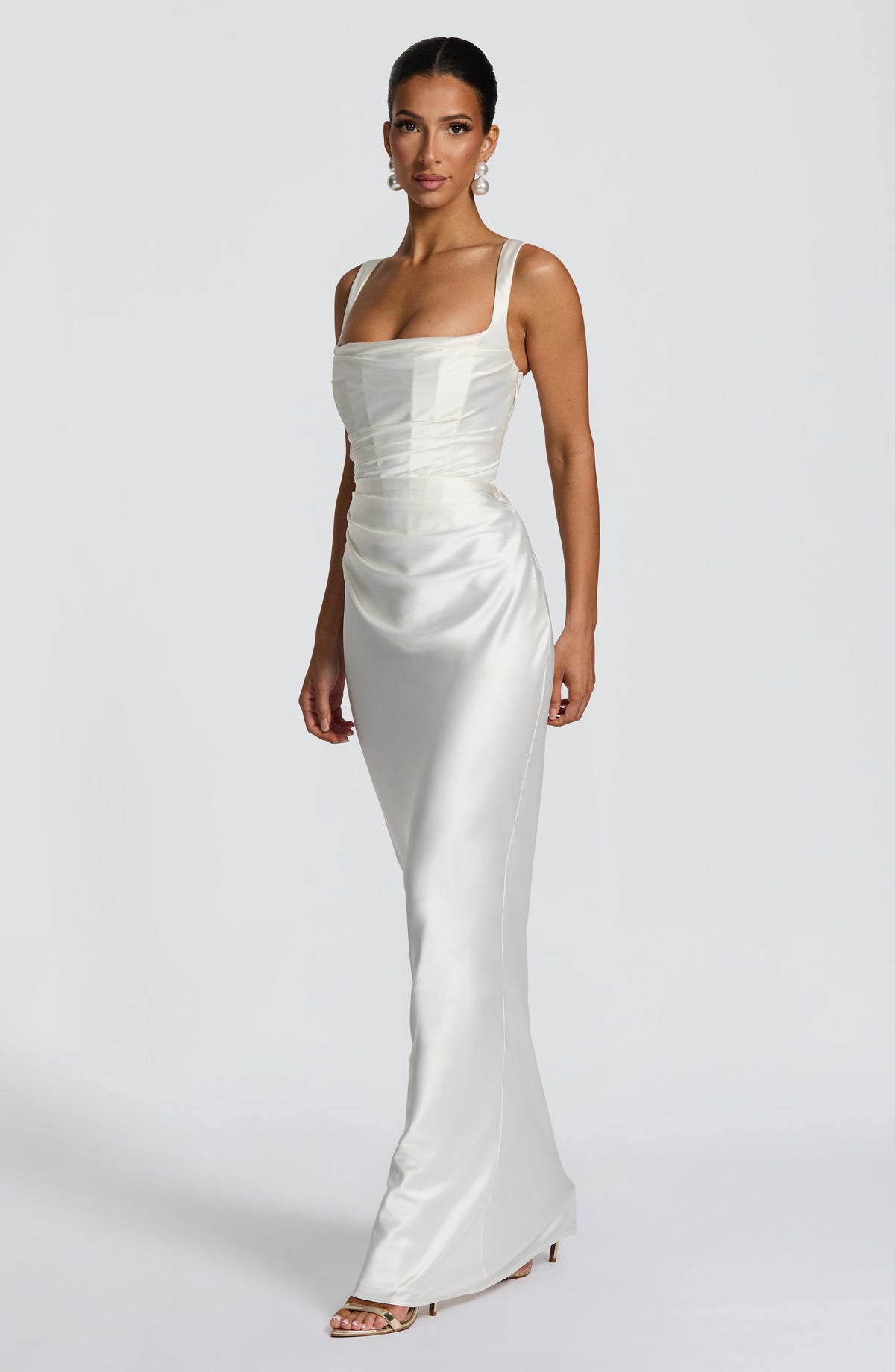 Mariela™ | Vestido satinado de lujo con pliegues asimétricos