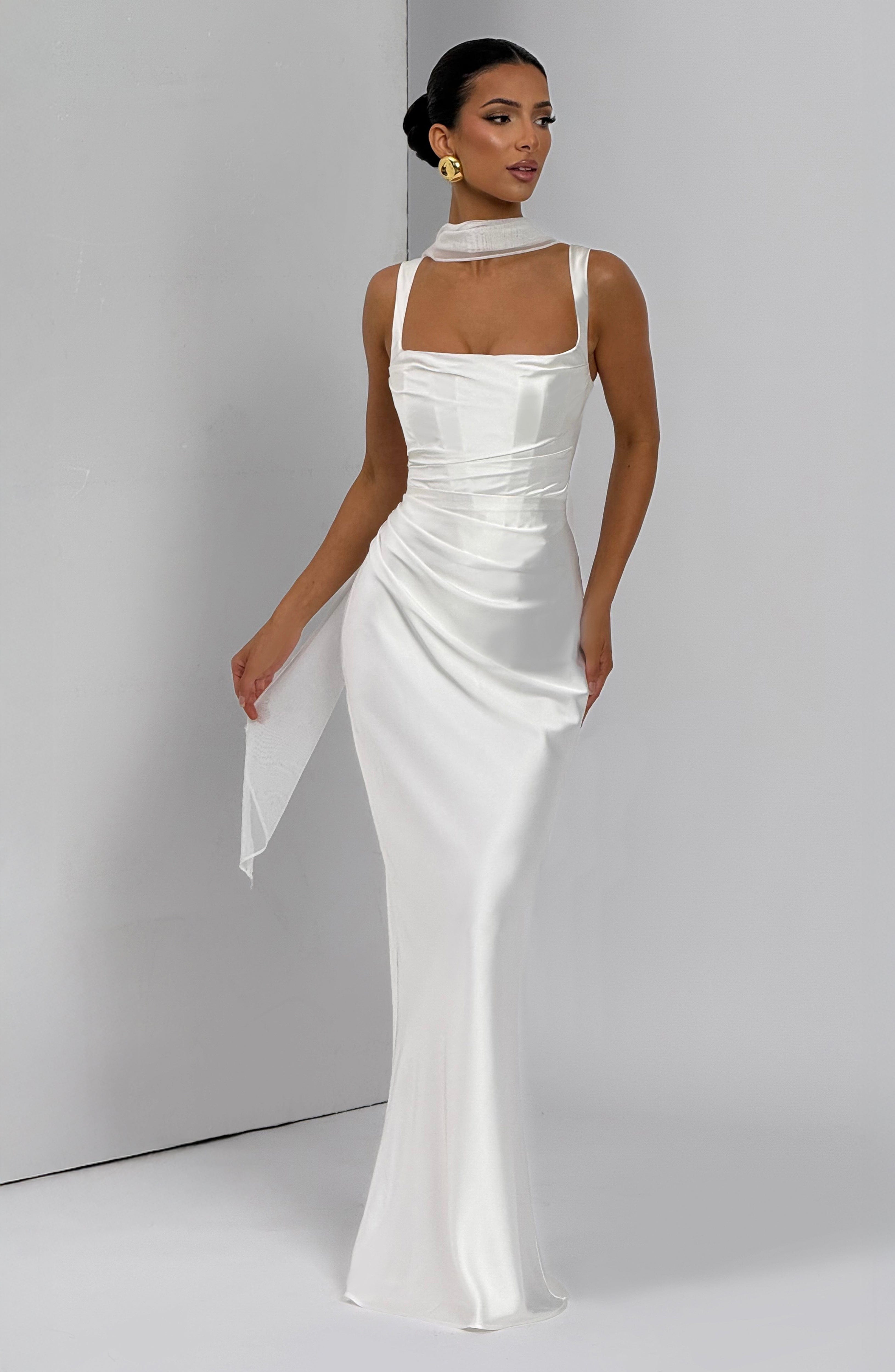 Mariela™ | Robe satinée de luxe avec plis asymétriques