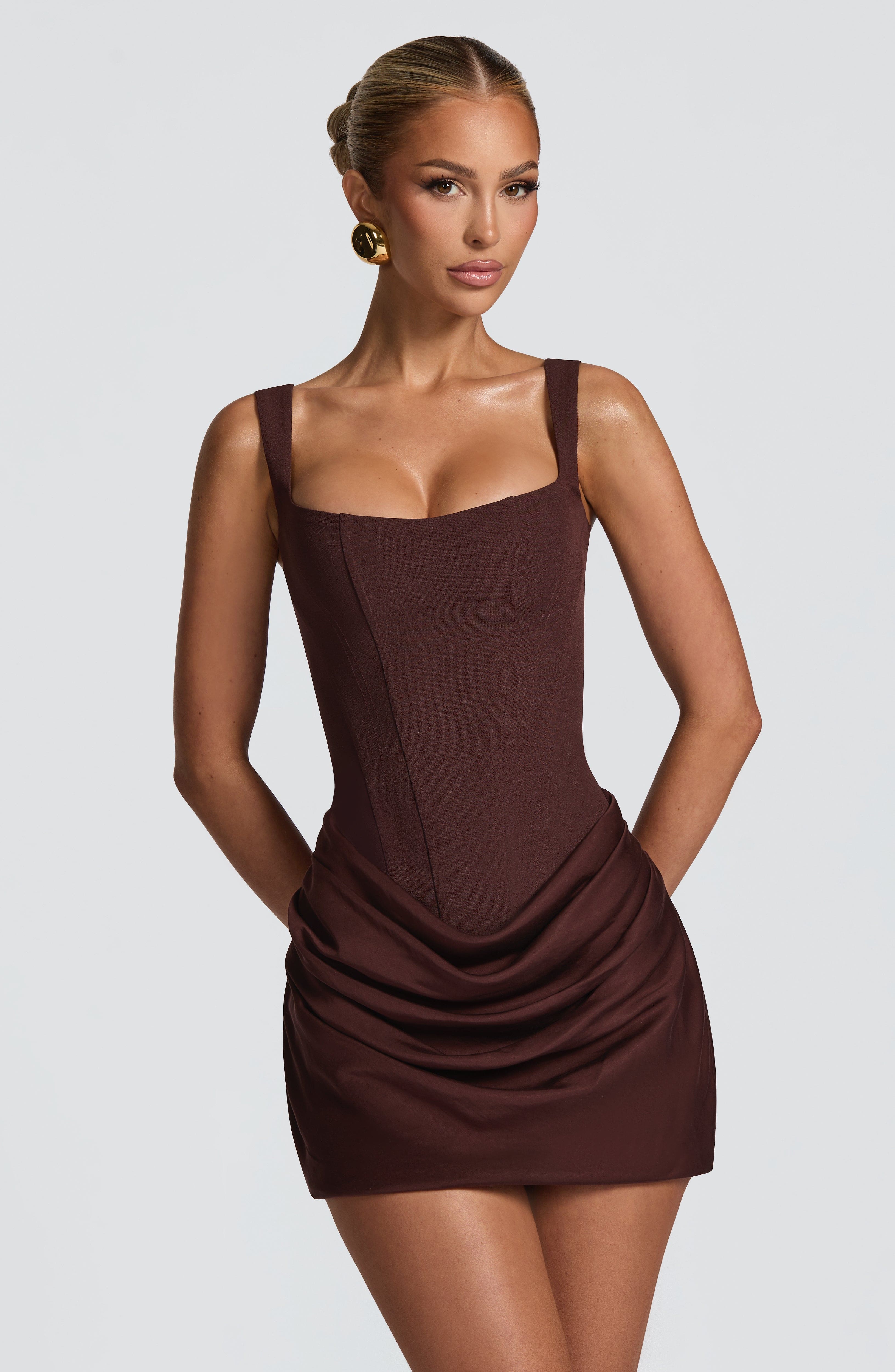 Allegra™ | Robe mini avec corset et jupe