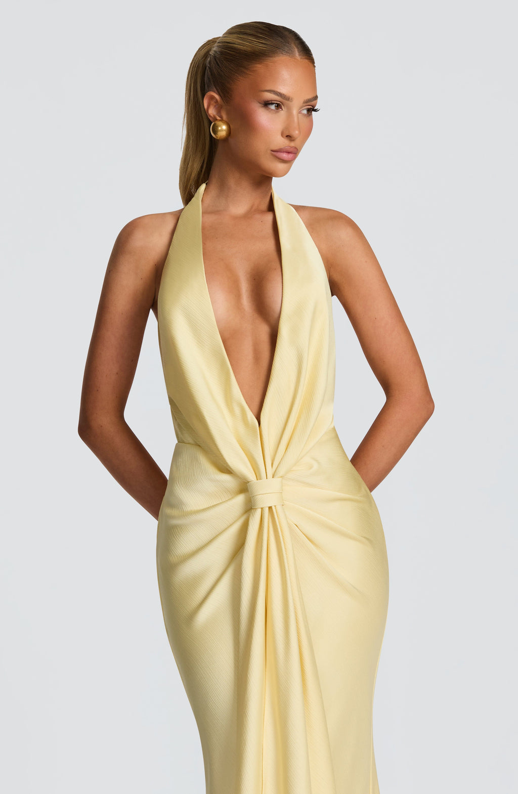 Aveline™ | Robe premium texturée à col halterneck