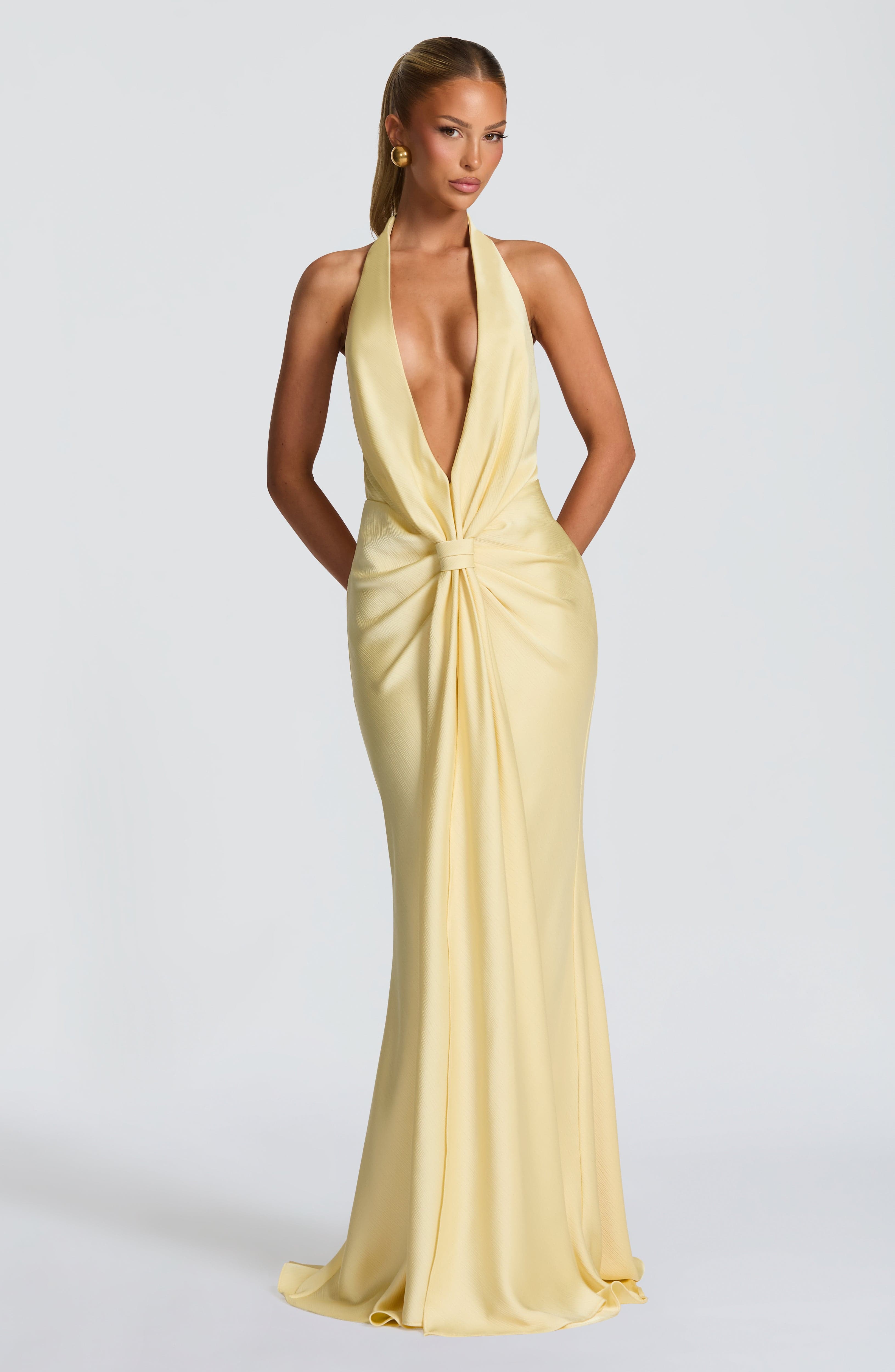 Aveline™ | Robe premium texturée à col halterneck